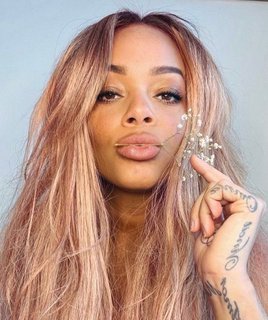 Shola Ama