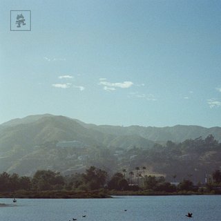 View Savaya Bay (Original Mix) track details